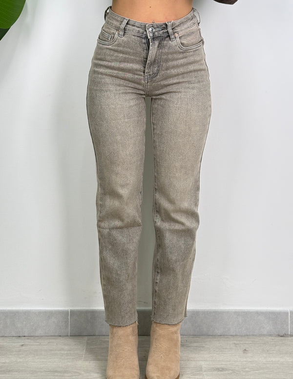 Jeans mom gamba dritta sabbia